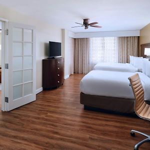 One-Bedroom Queen Suite Sofa Bed